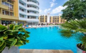 Ранни Записвания 2019 в Клуб Хотел Сън Палас, All Inclusive до 14.07 в Центъра на Сл. Бряг