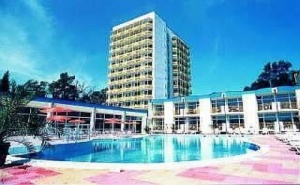 Ultra All Inclusive на Плажа с Безплатен Чадър и Шезлонг до 30.06 в Мпм Хотел Орел, <em>Слънчев бряг</em>