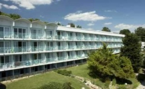 Изгодна Почивка в <em>Албена</em>, All Inclusive с Безплатен Чадър и Шезлонг до 08.07 в Комплекс Орхидея