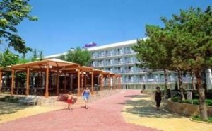 Лято 2019 All Inclusive с Чадър и Шезлонг на Плажа в <em>Албена</em>, до 08.07 в Хотел Магнолия Плюс