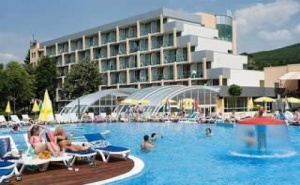 All Inclusive с Аквапарк, Чадър и Шезлонг на Плажа в <em>Албена</em> до 21.06 в Ралица Супериор