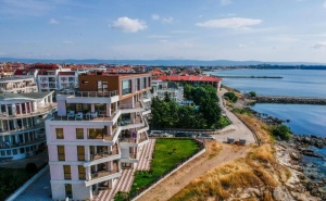 Почивка за Двама в Апарт-Комплекс Голдън Бей, <em>Равда</em>