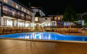 Почивка за Двама в Hotel Alfaresort Chiflika, <em>Чифлик</em>