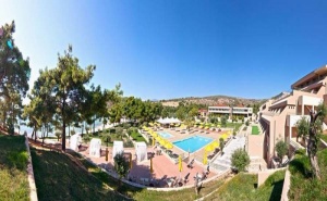 През Май на Остров Тасос в Хотел Royal Paradise, за Една Нощувка, Закуска, Чадър и Шезлонг на Плажа и Басейна / 02.05.2019 - 17.05.2019