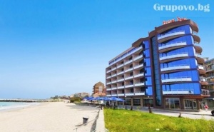 Нощувка на човек на База All Inclusive в Хотел Съни Бей на Първа Линия в <em>Поморие</em>