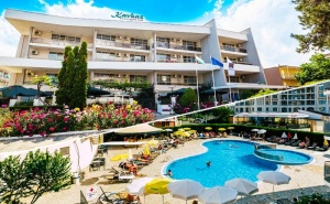 От 12.07 до 19.08 - 3+ Нощувки на човек на База All Inclusive + Басейн на 50 М. от Плажа в Хотел Кавказ Голдън Дюн****, <em>Слънчев бряг</em>