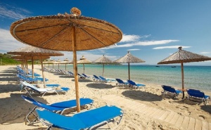 Нощувка на База All Inclusive на човек в Студио + 2 Басейна в Комплекс Chrousso Village**** Палиури, <em>Халкидики</em>