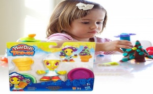 Комплект Пластелин Play Doh Town Продавачка на Сладолед
