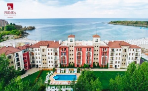На Море в Царево през Юли и Август на Първа Линия! Нощувка за Двама с Възможност за Изхранване + Басейн, Чадър и Шезлонг в Primea Beach Residence, Къмпинг Нестинарка!