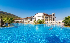 7 Нощувки на човек на База All Inclusive + Басейн и Аквапарк в Хотел Ramada Resort Akbuk, <em>Дидим</em>, Турция. Дете до 13Г. - Безплатно!