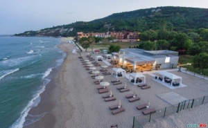 All Inclusive с Чадър и Шезлонг на Плажа до 30.06 в Хотел Ефект Алгара Бийч, <em>Кранево</em>