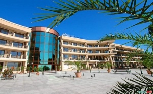 Първа Линия с Шезлонги и Чадъри на Плажа, All Inclusive от 30.08 в Морско Око Гардън, Зл. Пясъци