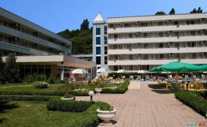 All Inclusive Лято 2020 в <em>Албена</em>, Цена на човек до 08.07 с Чадър и Шезлонг на Плажа от Хотел Оазис