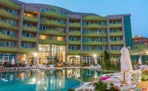 На Самия Плаж в Несебър за Лято 2021, Ultra All Inclusive през Юни в Хотел Мпм Арсена
