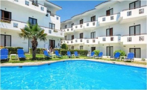 Ползвате Ол Инклузив, А Плащате Закуска и Вечеря в Хотел Dolphin Beach - Касандра, Халкидики, за Пет Нощувки на човек, Басейн и Интернет/ 26.09.2019 - 14.10.2019