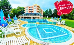 Super Last Minute! Нощувка на човек на База Аll Inclusive + Басейн в Хотел Глория***, Св. Св. Константин и Елена. Дете до 13Г. - Безплатно