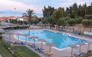20 % Отстъпка за Септември в Atrium Hotel - <em>Касандра</em>, Халкидики за Една Нощувка на човек, Закуска, Вечеря, Басейн, Интернет и Анимация за Деца и Възрастни / 11.09.2019 - 30.09.2019