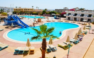 Септември в Египет! Самолетен Билет + 7 Нощувки на човек на База All Inclusive + Басейни в Хотел Harm Cliff Resort 4*, Шарм Ел Шейх, Египет от Караджъ Турс