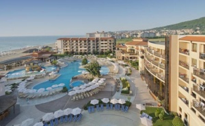 На Ултра Ол Инклузив, за Една Нощувка в Hvd Clubhotel Miramar - <em>Обзор</em>, с Включени Чадър и Шезлонги на Плажа и Анимация/ 07.09.2019 - 11.09.2019