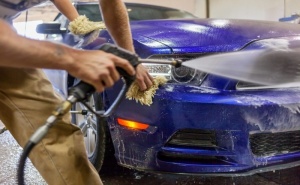 Вътрешно и външно почистване на автомобил само за 9.99 лв. от автомивка на бул. Рожен 23