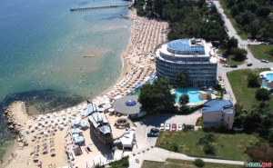 Зимно Море със Спа на Морския Бряг, Оферта със Закуски и Вечери в Сириус Бийч, Св. Константин и Елена