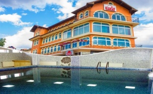 Нощувка на човек на База All Inclusive Light + Басейн и Релакс Зона от Релакс Хотел Сарай до Велинград