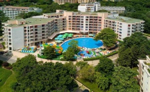 На Море в Златни Пясъци - Хотел Престиж и Аквапарк 4*! Пакет от Пет Нощувки на човек на База Ол Инклузив, Безплатно Ползване на Аквапарк, Сейф и Паркинг