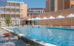 Специална Оферта за Разгара на Лятото - Хотел Рива 3*, Слънчев Бряг! All Inclusive Пакет за Пет Нощувки на човек / 10.07-20.08.2020