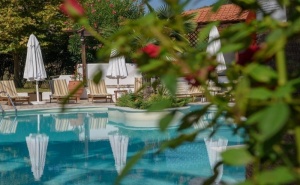 5 Дни за Двама със Закуска през Май в Pyrgos Hotel