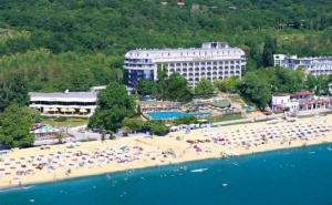 През Май в Калиакра Палас 4*, Златни Пясъци за Три Нощувки на човек с Ултра Ол Инклузив, Басейн, Развлекателна Програма за Деца и Възрастни/ 03.05 - 31.05.2020
