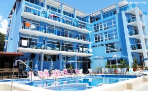 Нощувка на човек на База All Inclusive + Басейн в Хотел <em>Китен</em> Палас! Дете до 12Г. - Безплатно!