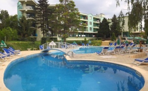 Нощувка на човек на База All Inclusive + Басейн в Хотел Силвър, кк. Чайка. Дете до 14Г. - Безплатно!