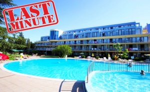 Нощувка на човек на База All Inclusive + Басейн в Хотел Корал****, Св. Св. Константин и Елена. Дете до 12 г. Безплатно