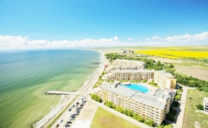 Нощувка на човек на база All Inclusive + 2 басейна, чадър и шезлонг на плажа от Апартхотел Мидия Гранд Ризорт
