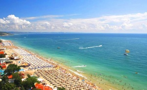 На Първа Линия в <em>Златни Пясъци</em>! Нощувка на човек на База All Inclusive Light от Хотел Мечта