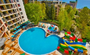 Септември в <em>Златни Пясъци</em>! Нощувка на човек на База All Inclusive + 3 Басейна и 2 Аквапарка от Престиж Хотел и Аквапарк