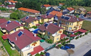1 Нощувка в Самостоятелна Вила до 10 Човека от Комплекс Елена, с. Баня