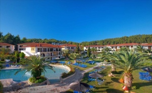 5 дни за двама със закуска и вечеря през Юни 2021 в Bomo Chrousso Village Hotel