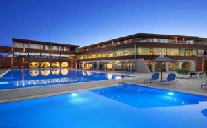 5 Дни за Двама със Закуска и Вечеря през Юни 2021 в Blue Dolphin Hotel