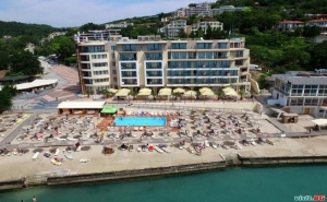 Цена през Уикенда на Море с Минерален Басейн и Spa, All Inclusive в Роял Гранд Хотел и Спа, Каварна