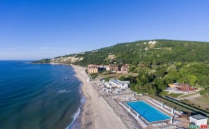 На Море 2022 на Първа Линия След 22.08 All Inclusive с Безплатен Плаж в Хотел Ефект Алгара Бийч
