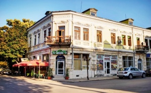 Нощувка със Закуска на човек в Хотелски Комплекс Извора, гр. Русе