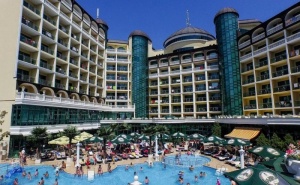 На Море в Слънчев Бряг през Май или Септември за Една Нощувка на All Inclusive в Хотел Планета / 24.05.2021 г.-05.06.2021 г. или 13.09.2021 г.-30.09.2021 г. /
