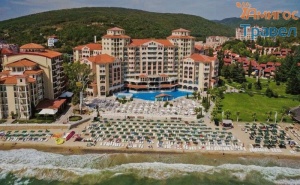 All Inclusive Почивка в Началото на Лятото в Хотел Роял Парк 4*, Елените - Седем Нощувки с Бонус Една Безплатна, Безплатен Шезлонг и Чадър на Басейна