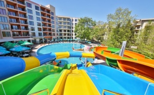 Нощувка на човек в апартамент на база All Inclusive + 3 басейна и 2 аквапарка от Престиж хотел и аквапарк, Златни пясъци