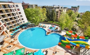 Нощувка на човек в двойна стая на база All Inclusive + 3 басейна и 2 аквапарка от Престиж хотел и аквапарк, Златни пясъци