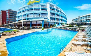 Нощувка на човек на База All Inclusive в Хотел Бохеми***, <em>Слънчев бряг</em>. Дете до 12Г. - Безплатно!!