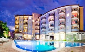 Лято в <em>Слънчев бряг</em>! Нощувка на човек, на База All Inclusive + Басейн в Луксозния Хотел Съни Бюти Палас****