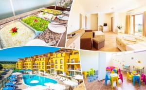 Нощувка на човек на База All Inclusive + Басейн, Шезлонг и Чадър в Серена Резиденс, <em>Созопол</em>. Едно Дете до 11.99 г. - Безплатно!!!