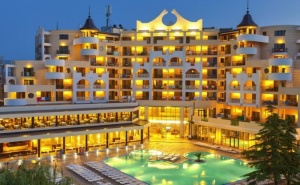 Нощувка на човек на База All Inclusive + Спа Процедури + Басейн и Анимация в Хотел Империал Ризорт, <em>Слънчев бряг</em>